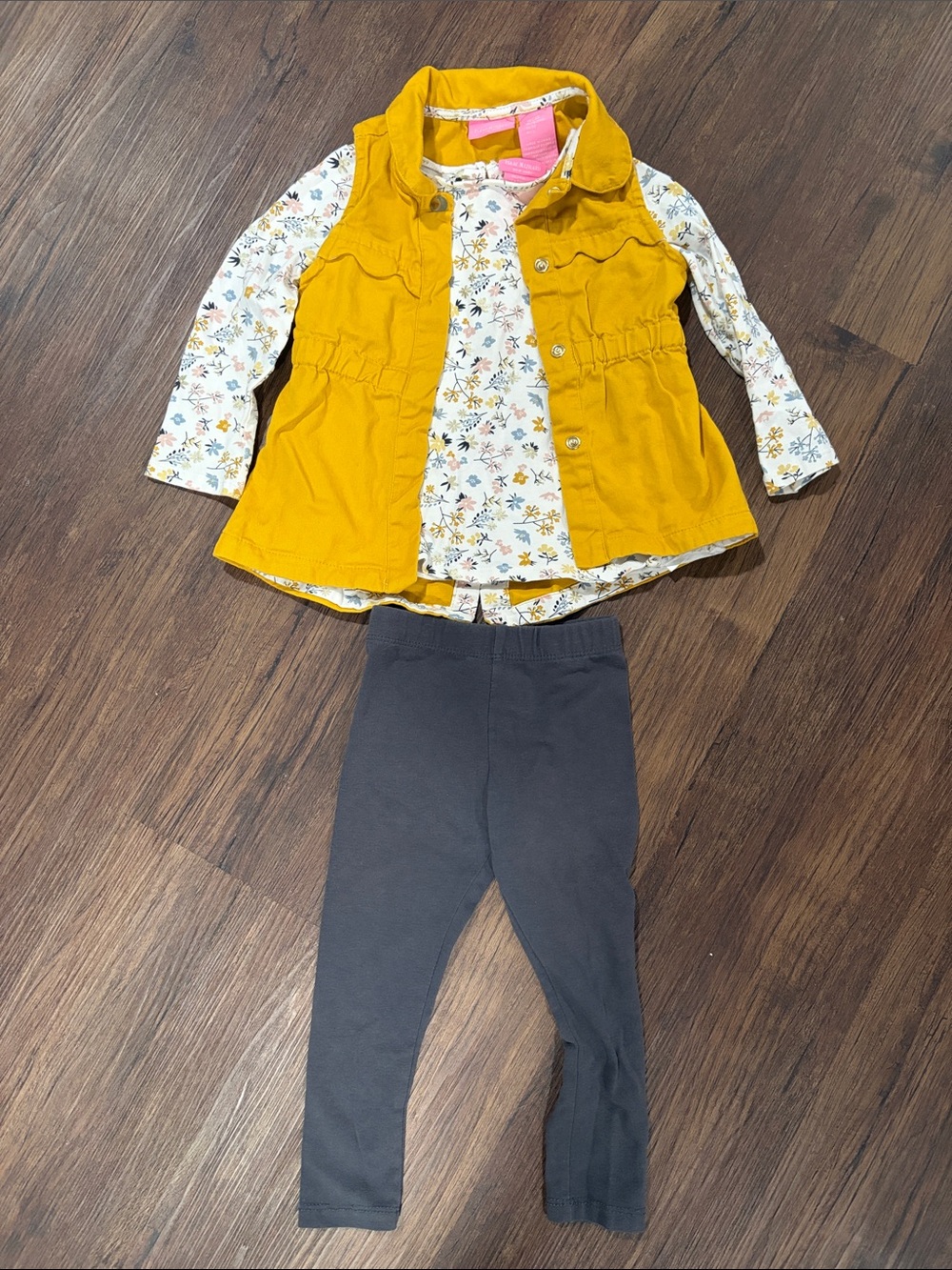 Isaac Mizrahi Girls Yellow Mustard Vest Floral Top and Charcoal Leggings Set